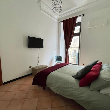 La Finestra Sul Corso Apartment เนเปิลส์ ภายนอก รูปภาพ